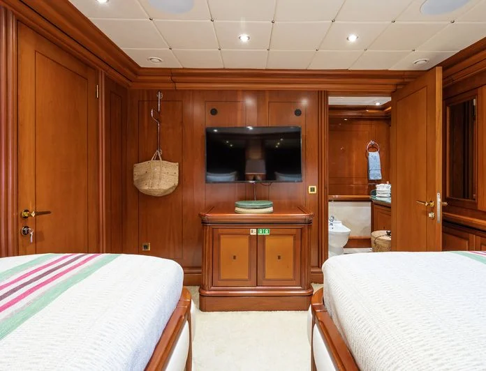 YAZZ - photo 12, YAZZ yacht charter