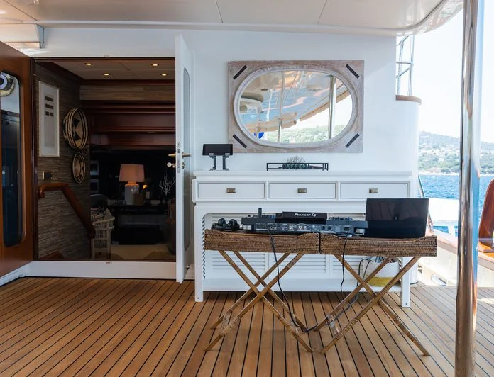 YAZZ - photo 14, YAZZ yacht charter