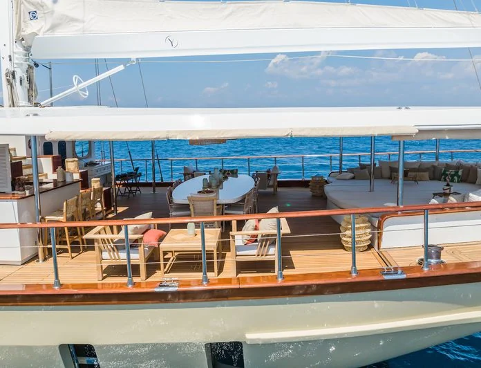 YAZZ - photo 18, YAZZ yacht charter