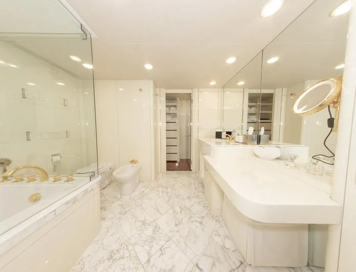 YCM FIFTY - photo 8, YCM FIFTY yacht charter