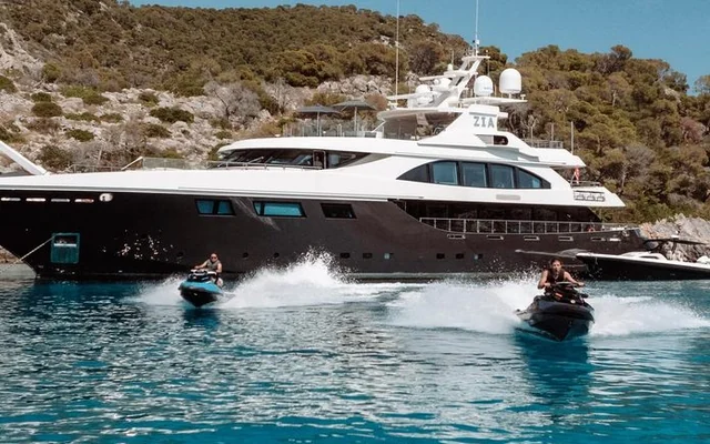 ZIA - superyacht for week charter